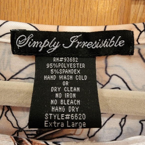 Flowy Blouse - Picture 6 of 6